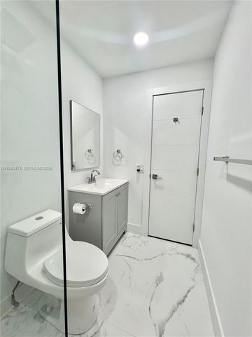 641 NE 2nd St, Dania Beach, FL 33004