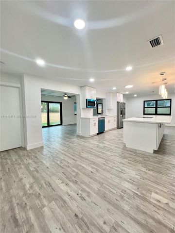 641 NE 2nd St, Dania Beach, FL 33004