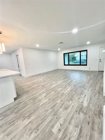 641 NE 2nd St, Dania Beach, FL 33004