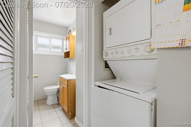 6579 N Highland Street, Dearborn Heights, MI 48127
