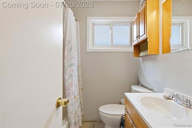 6579 N Highland Street, Dearborn Heights, MI 48127