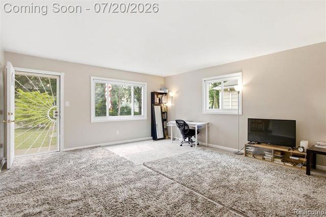 6579 N Highland Street, Dearborn Heights, MI 48127