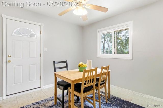 6579 N Highland Street, Dearborn Heights, MI 48127