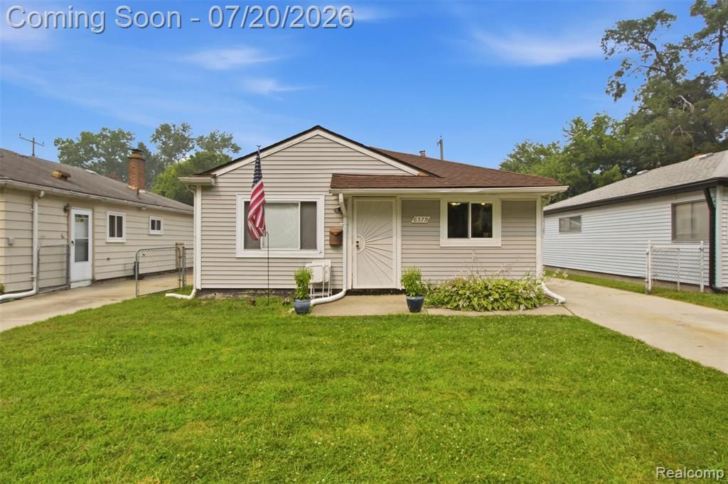 6579 N Highland Street, Dearborn Heights, MI 48127
