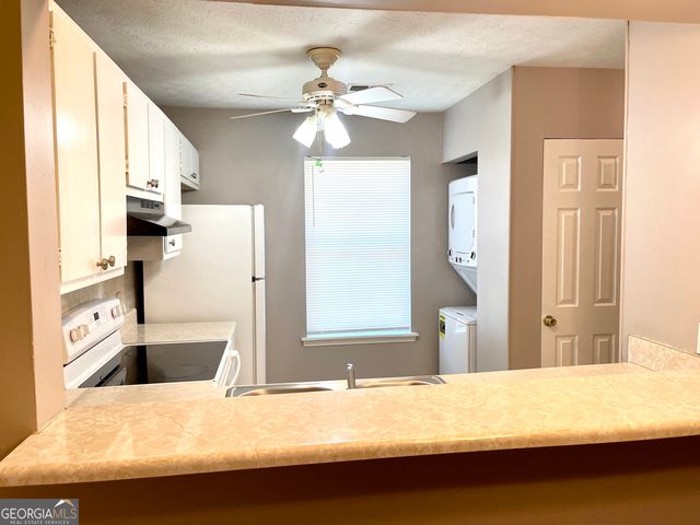 216 Sheraton Court, Mcdonough, GA 30253