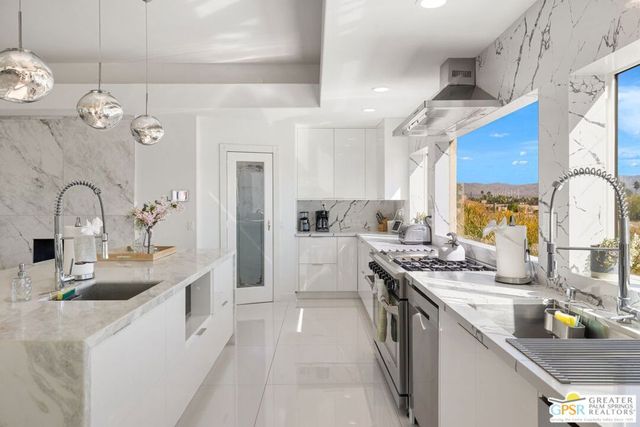 775 W Racquet Club Road, Palm Springs, CA 92262