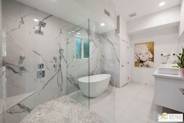 775 W Racquet Club Road, Palm Springs, CA 92262