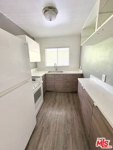 534 Santa Clara Avenue 5, Venice, CA 90291