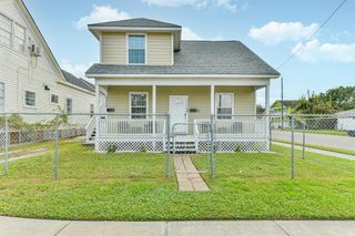 2727 Avenue K - Down, Galveston, TX 77550
