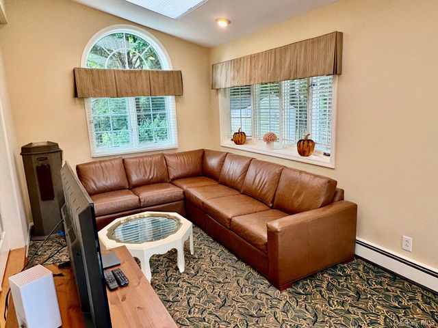 11 Andover Lane, Manhasset, NY 11030