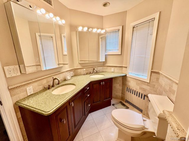 11 Andover Lane, Manhasset, NY 11030