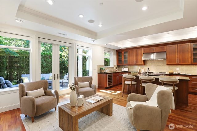 719 Harvard Avenue E, Seattle, WA 98102