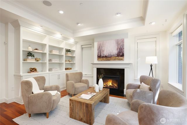 719 Harvard Avenue E, Seattle, WA 98102