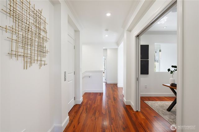 719 Harvard Avenue E, Seattle, WA 98102