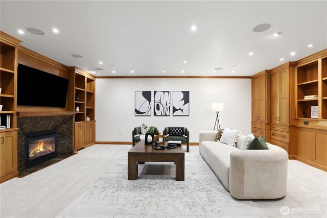 719 Harvard Avenue E, Seattle, WA 98102