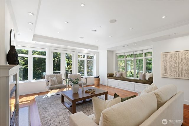 719 Harvard Avenue E, Seattle, WA 98102