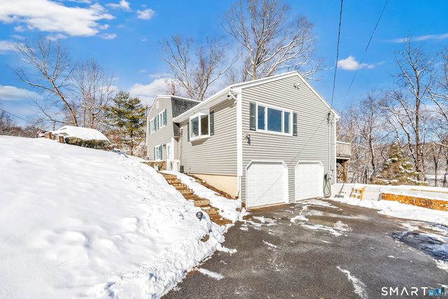 17 Stage Road, Brookfield, CT 06804