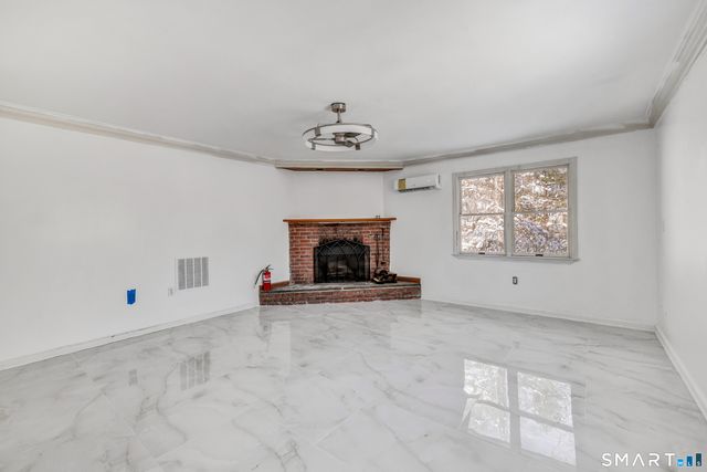17 Stage Road, Brookfield, CT 06804
