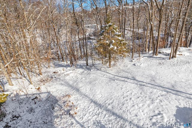 17 Stage Road, Brookfield, CT 06804