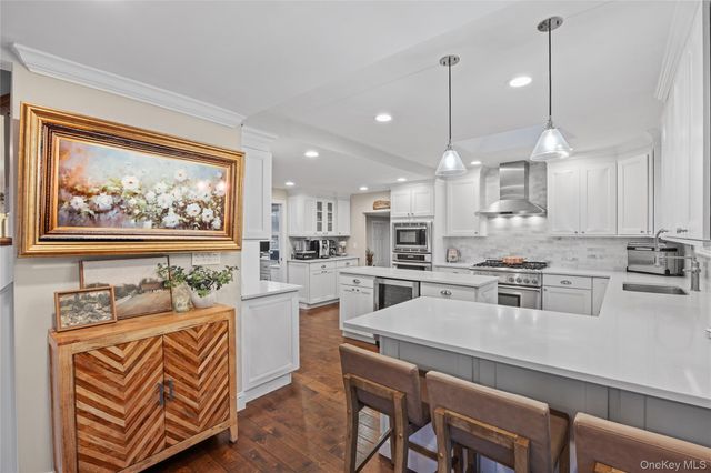 152 Bay Drive, Massapequa, NY 11758