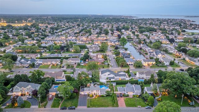 152 Bay Drive, Massapequa, NY 11758