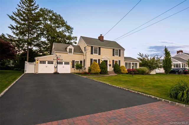 152 Bay Drive, Massapequa, NY 11758