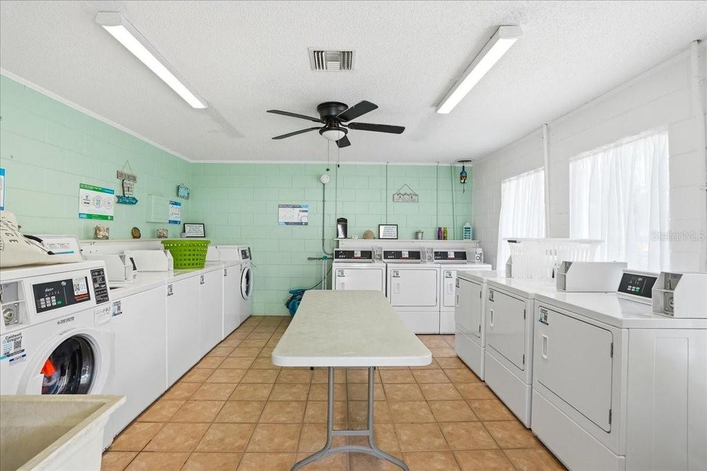 Image 22 of property listing at 22375 EDGEWATER DRIVE 256, Punta Gorda, FL 33980