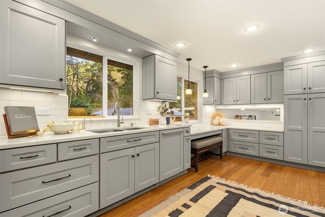 3410 NE 202nd Street, Lake Forest Park, WA 98155