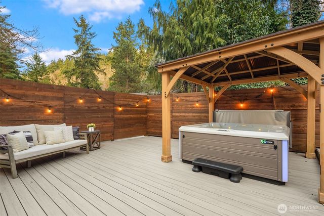 3410 NE 202nd Street, Lake Forest Park, WA 98155