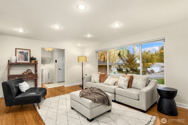 3410 NE 202nd Street, Lake Forest Park, WA 98155