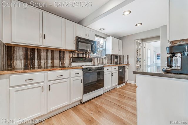 22000 Fresard Street, St. Clair Shores, MI 48080