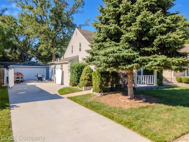 22000 Fresard Street, St. Clair Shores, MI 48080