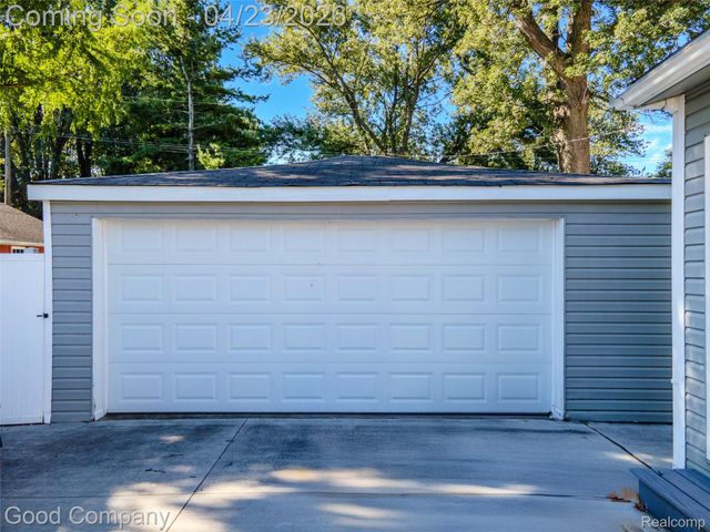 22000 Fresard Street, St. Clair Shores, MI 48080