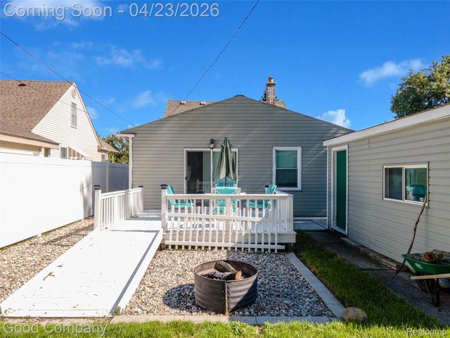 22000 Fresard Street, St. Clair Shores, MI 48080