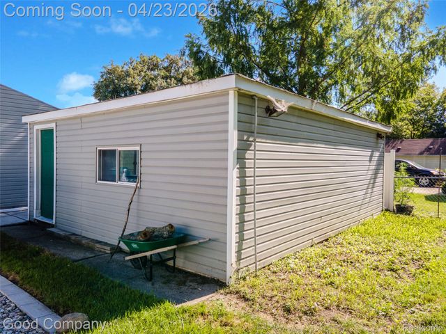 22000 Fresard Street, St. Clair Shores, MI 48080