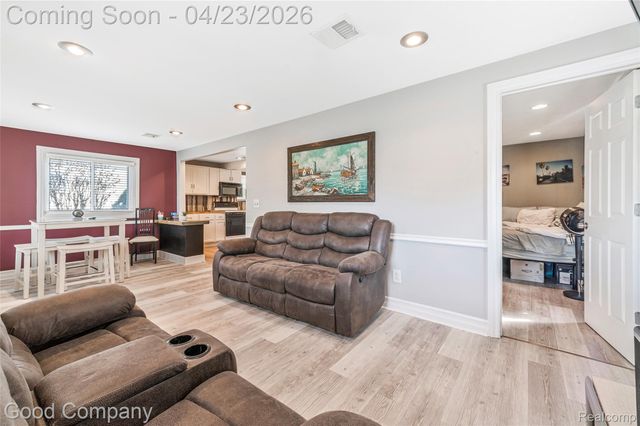 22000 Fresard Street, St. Clair Shores, MI 48080