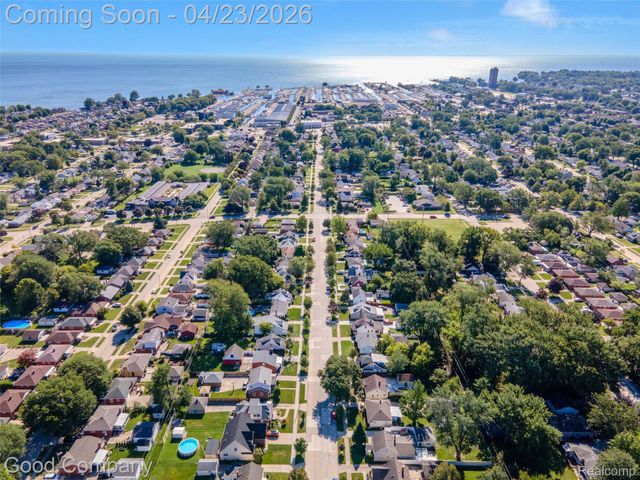 22000 Fresard Street, St. Clair Shores, MI 48080