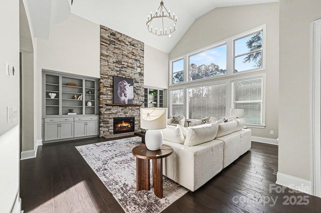 17651 Hawkwatch Lane, Charlotte, NC 28278