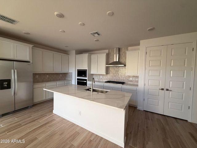 27472 N 69TH Lane, Peoria, AZ 85383