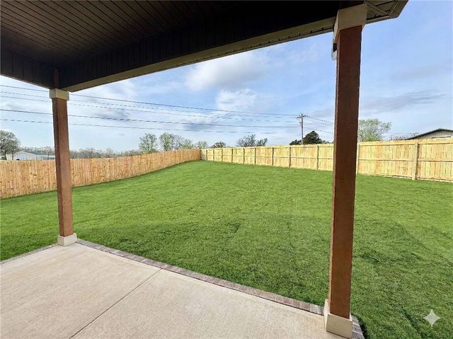 2631 Relaxation Avenue, Springdale, AR 72764