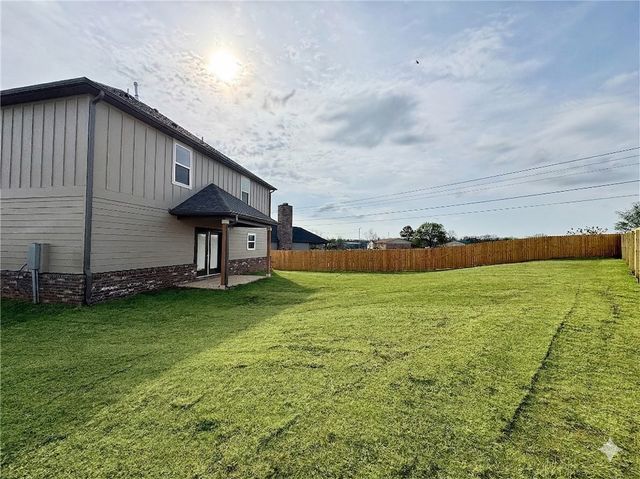 2631 Relaxation Avenue, Springdale, AR 72764