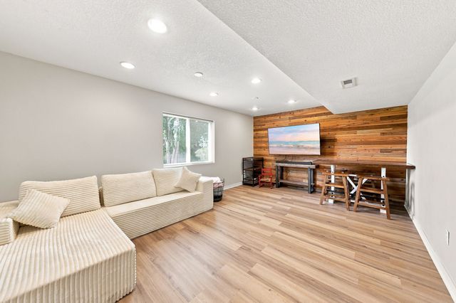 497 Morning Dove Boulevard, Pleasant Hill, IA 50327