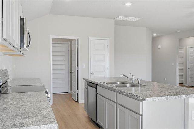 637 W Bluebird Street, Gardner, KS 66030