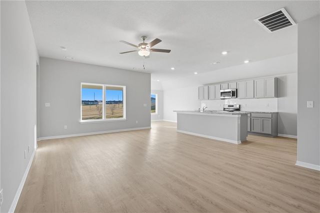 637 W Bluebird Street, Gardner, KS 66030