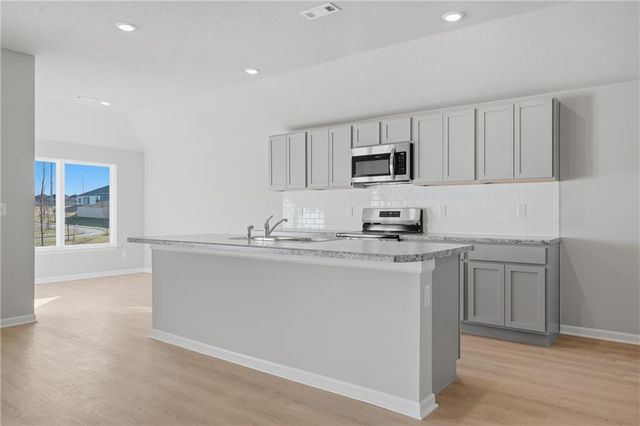 637 W Bluebird Street, Gardner, KS 66030