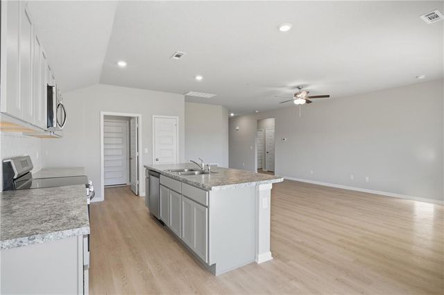 637 W Bluebird Street, Gardner, KS 66030
