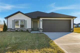637 W Bluebird Street, Gardner, KS 66030
