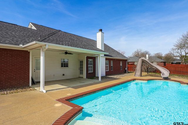10624 Russell DR, Chandler, TX 75758