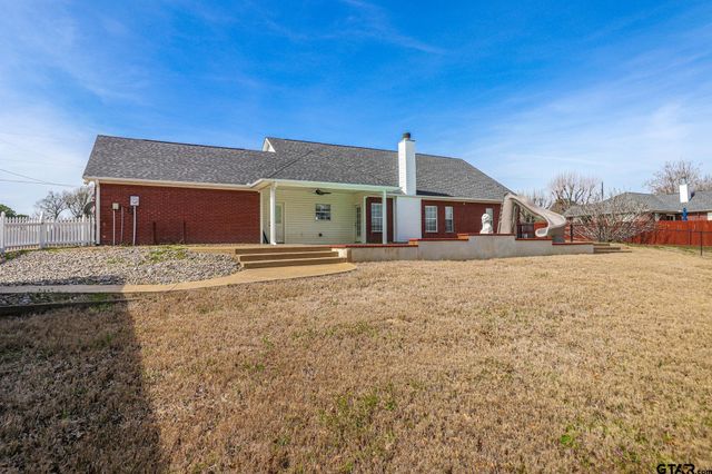 10624 Russell DR, Chandler, TX 75758