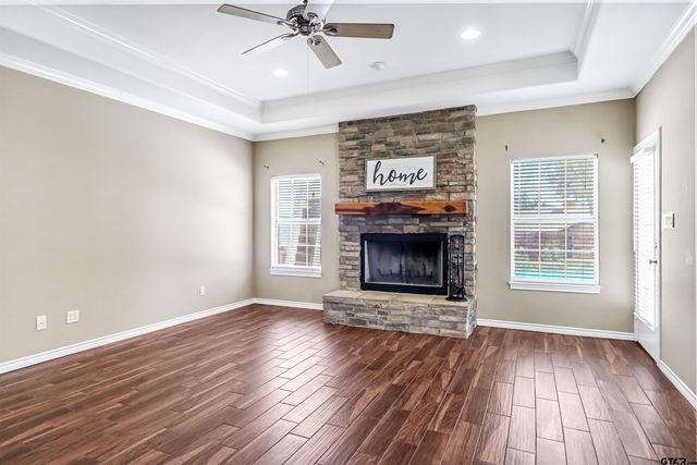 10624 Russell DR, Chandler, TX 75758
